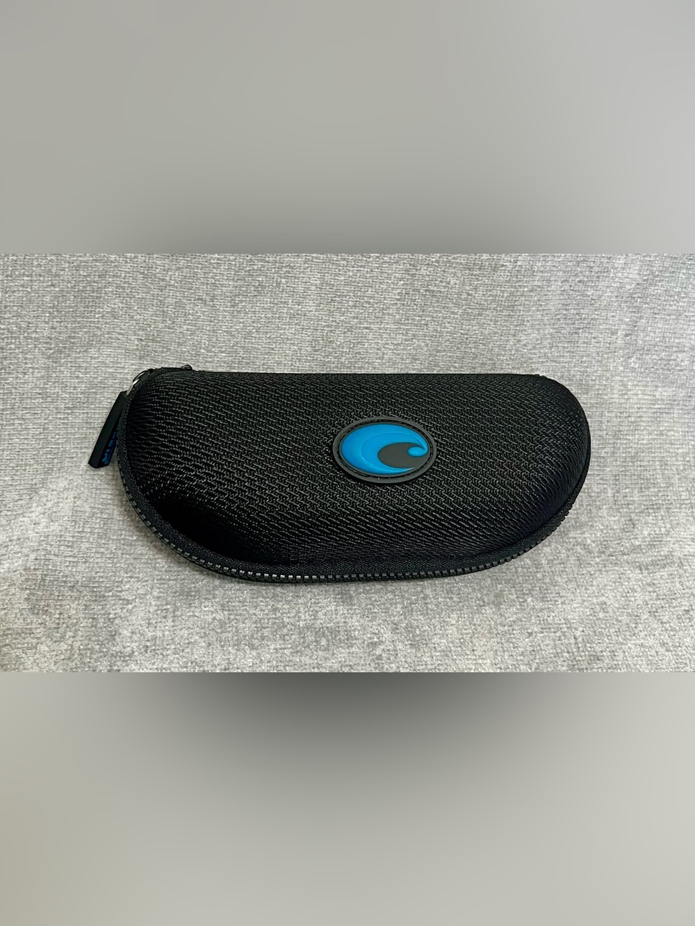 Costa Del Mar Black Sunglasses Case With Cleaning Cloth